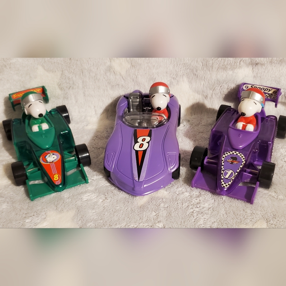 Vintage Y2K 2001 Easter Peanuts Snoopy Lot of 3 Race Cars Candy Green Purple